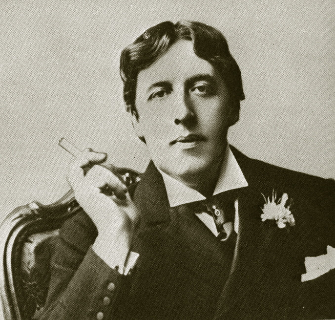 Breve biografia di Oscar Wilde.